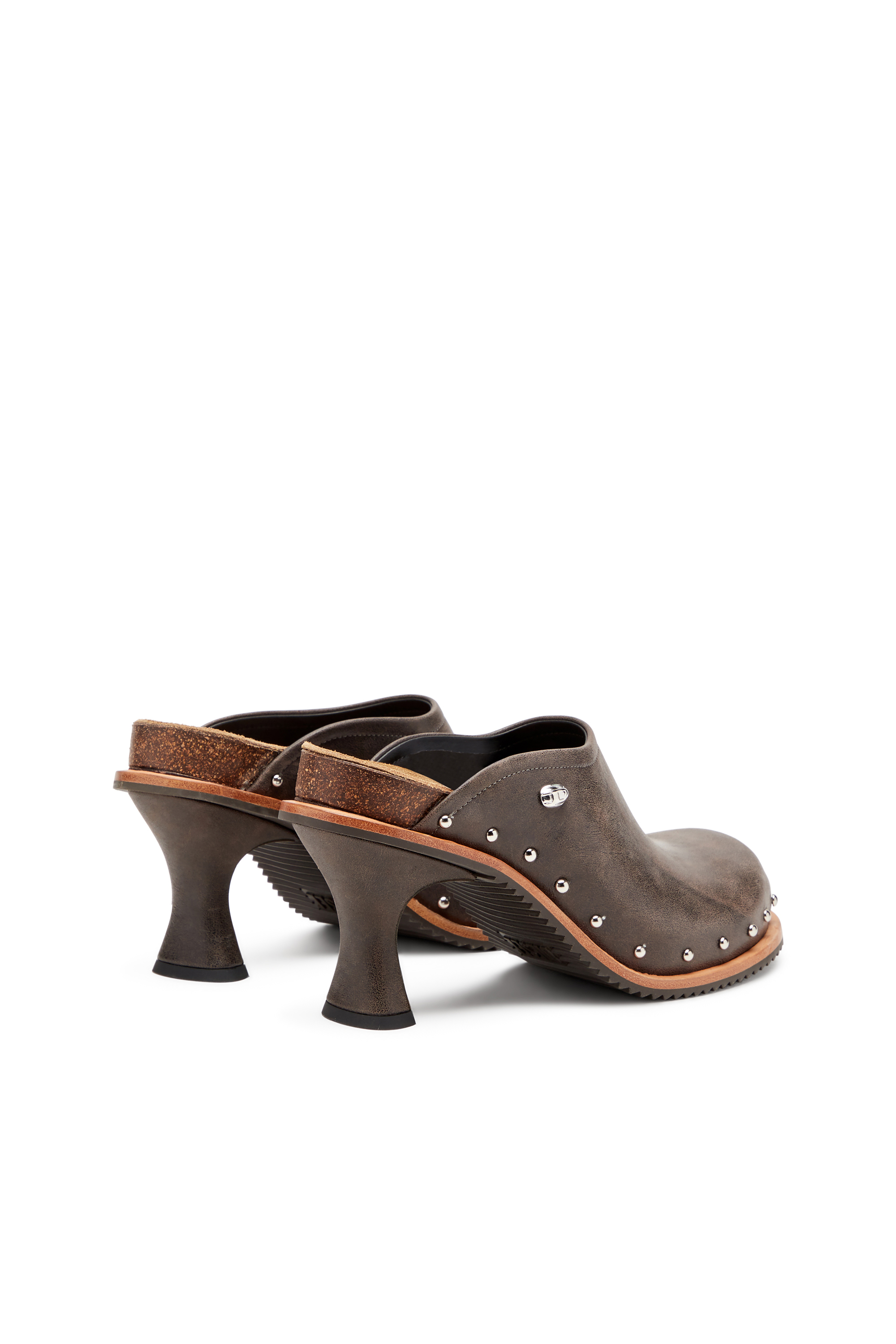 Diesel - D-WOODSTOCK ML CLOG W, D-Woodstock-Mules en cuir cloutées Femme in Marron - 3